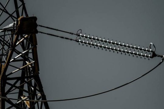 Σε κρίσιμη κατάσταση εργαζόμενος του ΑΔΜΗΕ που τον χτύπησε ρεύμα στη Φλώρινα
