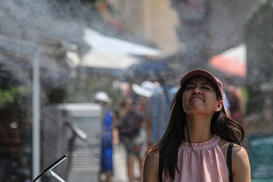 Συστάσεις για τον καύσωνα: πάνε πέθανε