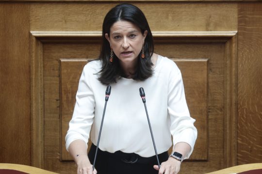 Ενότητα να ‘ναι και με όποιους να ‘ναι;