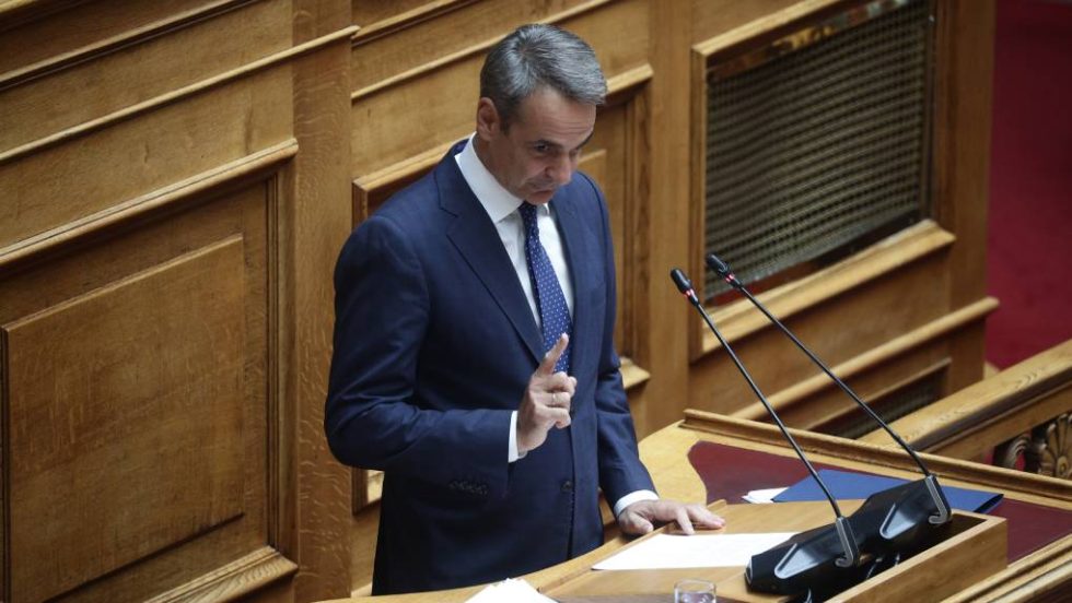 Ο Μητσοτάκης κάνει πόλεμο, αλλά η Ρόδος καίγεται