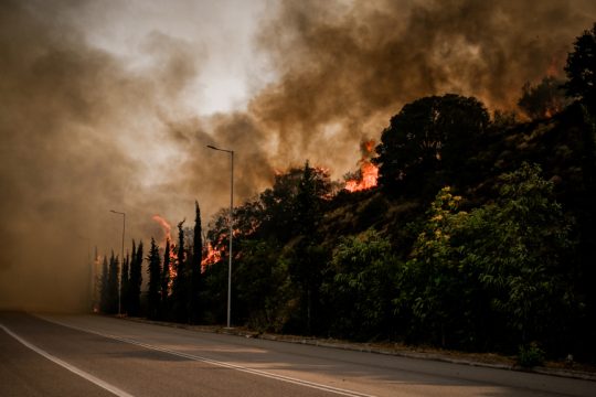 Τα μέτρα προφύλαξης από την εισπνοή καπνού που συστήνει ο ΕΟΔΥ