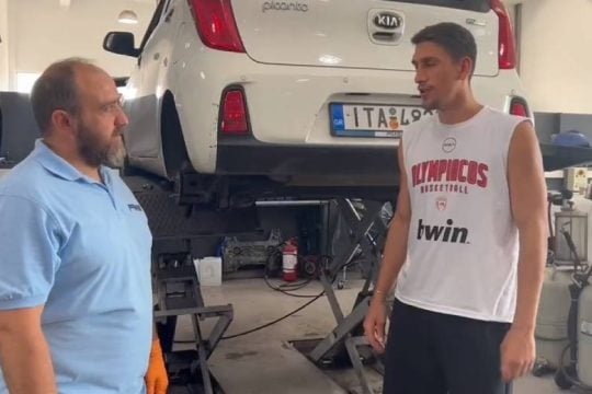 Επικό βίντεο της ΚΑΕ Ολυμπιακός με Λαρεντζάκη