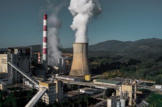 Υπερκέρδη οι εταιρείες ανεργία το προσωπικό