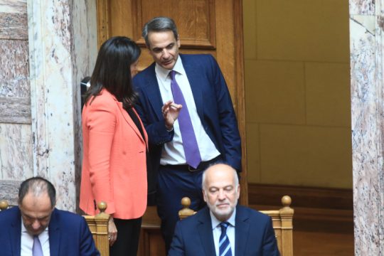 Δεν κρατιούνται: Σε διαβούλευση από τη Δευτέρα νομοσχέδιο για την ψήφο των αποδήμων