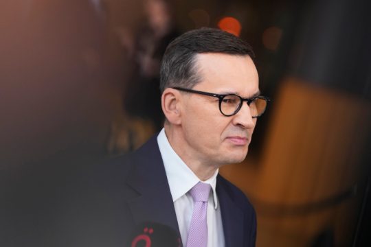 Ρατσιστικά παιχνίδια από τον Πολωνό πρωθυπουργό με αφορμή τη Γαλλία