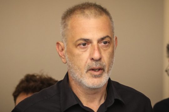 Ο δήμαρχος Πειραιά ζητά την παύση λειτουργίας δομής του ΟΚΑΝΑ