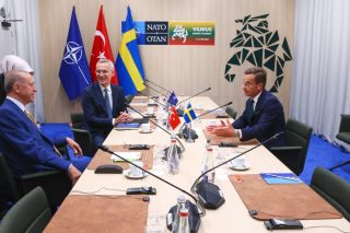 Τρία περιφερειακά σχέδια του ΝΑΤΟ με το βλέμμα στη Μόσχα