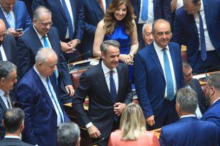 Με αξιοπιστία