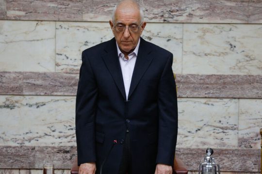 Απομάκρυνση χωρίς εξηγήσεις