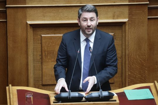 «Ψηλά η πίεση» και από Ανδρουλάκη κατά Μητσοτάκη και Οικονόμου