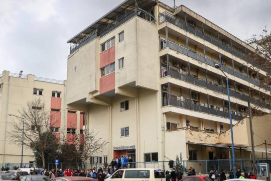 Στα επείγοντα του Πανεπιστημιακού Λάρισας νεαρός μετά από δάγκωμα φιδιού