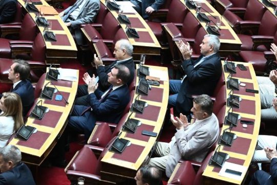 Σκάνδαλο διαρροής mails: Σύγκληση της Επιτροπής Θεσμών και Διαφάνειας ζητά το ΠΑΣΟΚ