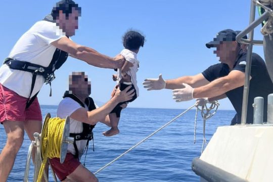 Απεγκλωβίστηκαν προσφύγες από δύσβατη περιοχή της Σάμου