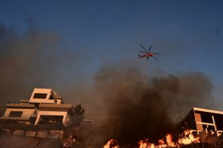«Απουσία πυροσβεστικών εναέριων μέσων. Εδρασαν καθυστερημένα και ελάχιστα»