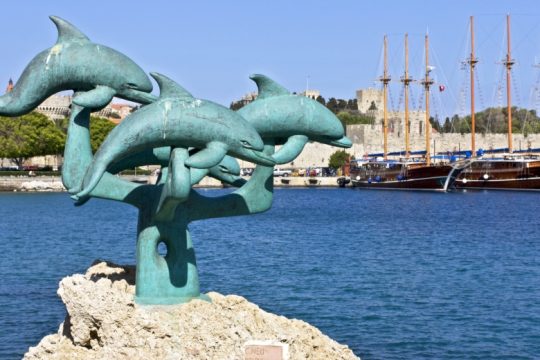Ο εισαγγελέας, οι μπράβοι και η τουριστική Μέκκα