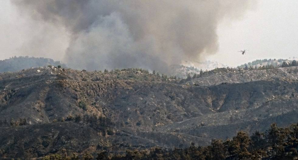 Ανεξέλεγκτο μέτωπο πάλι στη Ρόδο, ανησυχία και στη Λακωνία