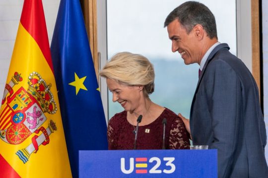 Με «καυτό» χαρτοφυλάκιο στον δρόμο για τις κάλπες