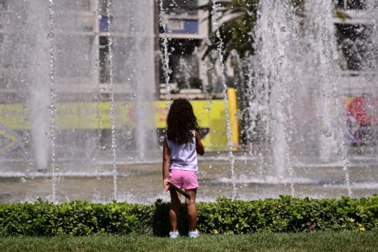 Ξεπερνά τους 40 ο υδράργυρος ξανά – Σε τρεις φάσεις ο καύσωνας