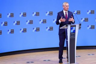 Οι συνομιλίες του Βίλνιους και στο βάθος… Χάγη