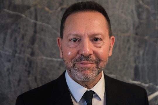 Πλάτες Στουρνάρα στην κυβέρνηση για τις συντάξεις των δικαστικών
