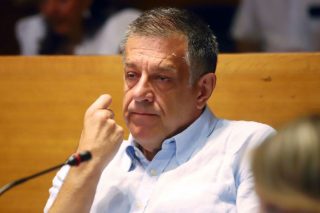 «Σκασμός, μιλάει ο υπουργός»