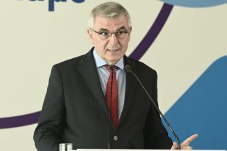 Πώς θα αρθεί το πέναλτι του 30% στις συντάξεις όσων απασχολούνται