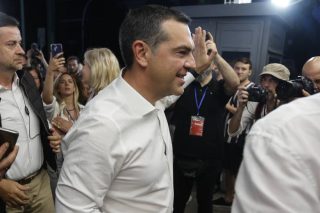 Τίτλοι τέλους για δύο πρωθυπουργούς