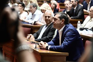 Εδώ καράβια χάνονται, βαρκούλες αρμενίζουν…