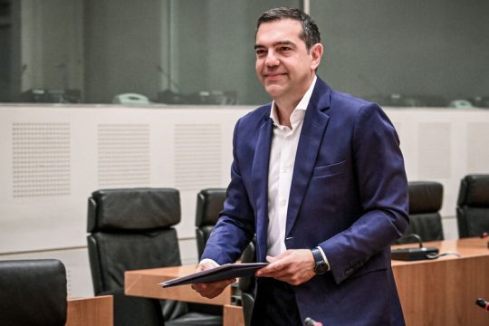 Απόψεις για την παραίτηση Τσίπρα