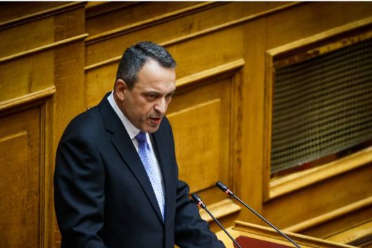 Ομοφοβικές χυδαιότητες Στίγκα στη Βουλή