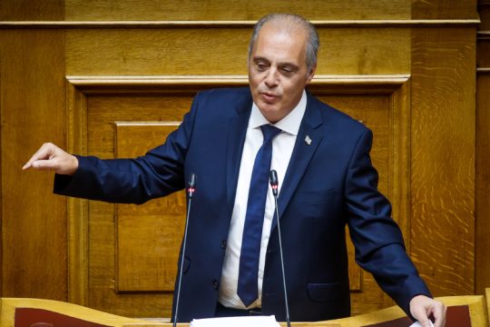 Μπαράζ προτάσεων για εξεταστικές επιτροπές από Κυρ. Βελόπουλο