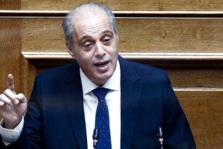 «Εμείς δεν είμαστε ακροδεξιοί, οι άλλοι είναι μουλάδες και προδότες»