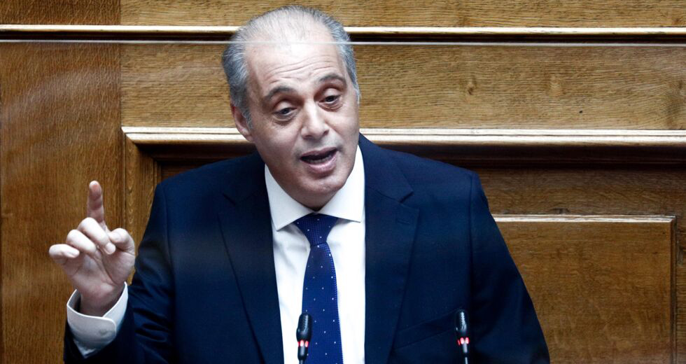 «Εμείς δεν είμαστε ακροδεξιοί, οι άλλοι είναι μουλάδες και προδότες»