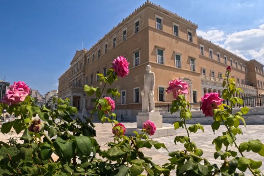 Live η συζήτηση επί των προγραμματικών δηλώσεων στη Βουλή