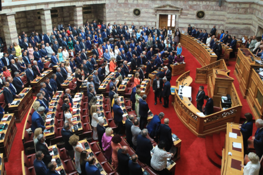 Πίσω μου σ’ έχω «ακραίε»