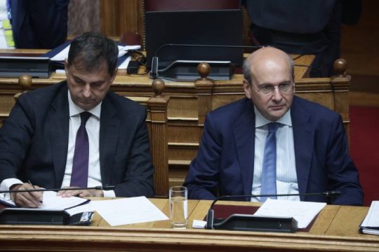 Ψηφίστηκε επί της αρχής το ν/σ του ΥΠ.ΟΙΚ. – Ποια άρθρα υπερψηφίζει η αντιπολίτευση