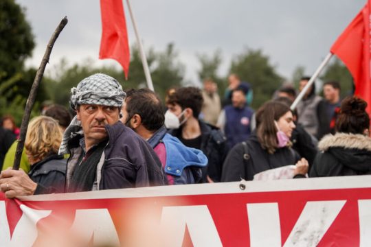 Συγκέντρωση διαμαρτυρίας κατοίκων της Λέσβου ενάντια στην κατασκευή της δομής τον Φεβρουάριο 2022
