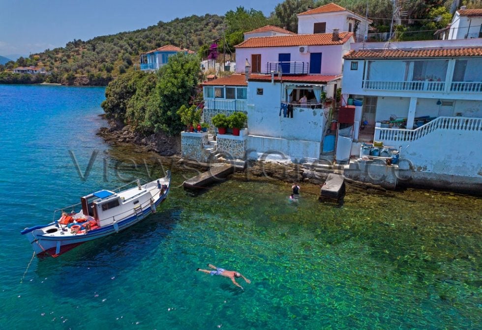 Παλαιό Τρίκερι, στιγμές ανεμελιάς στο λιμανάκι του Αη Γιάννη