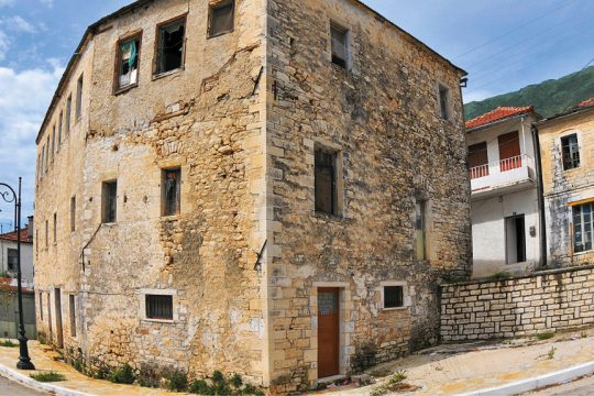 Η Πωγωνιανή ήταν παλιά μεγάλο χωριό και σήμερα είναι  σχεδόν έρημο