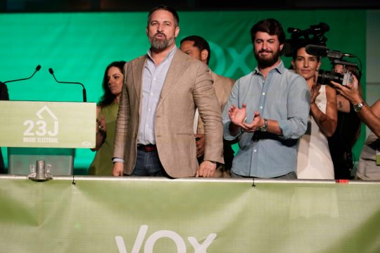 Ο Σαντιάγκο Αμπασκάλ του Vox