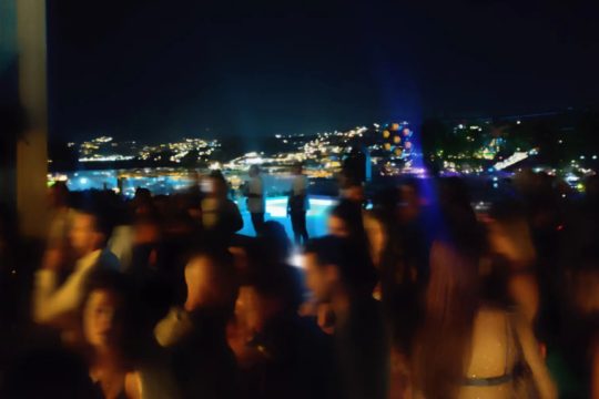 Πάρτι-Μύκονος-συλλήψεις