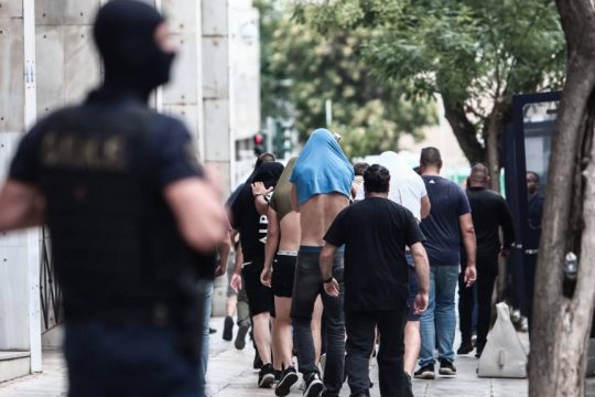 Κατηγορούμενοι, επεισόδια Νέα Φιλαδέλφεια