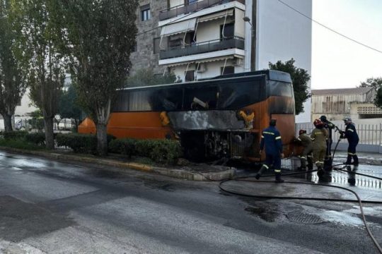 φωτιά σε λεωφορείο ΚΤΕΛ