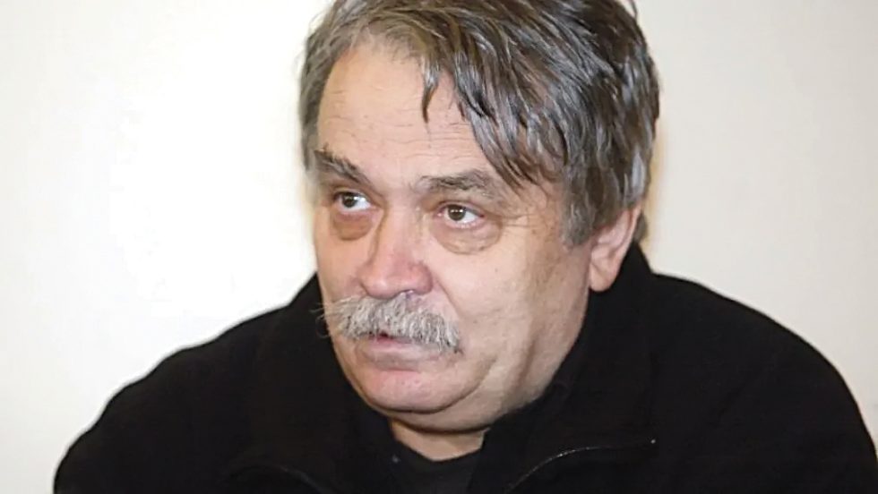 Λάκης Παπαστάθης