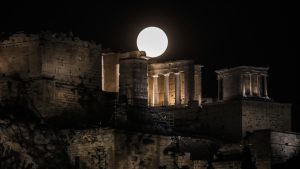 Μαγευτικές εικόνες απ’ το «φεγγάρι του οξύρρυγχου»