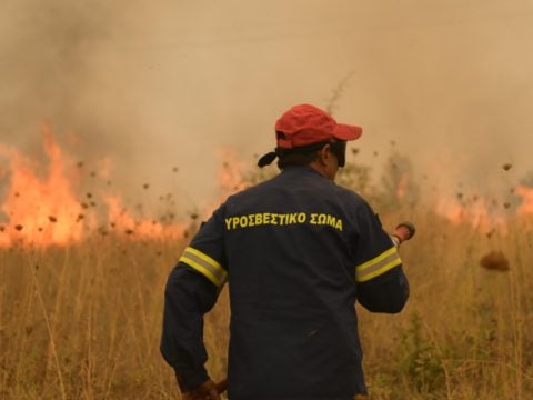 Πυρκαγιές: Άλλες τρεις συλλήψεις για εμπρησμούς σε Αττική και Ηράκλειο Κρήτης