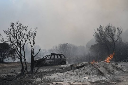 Στάχτες