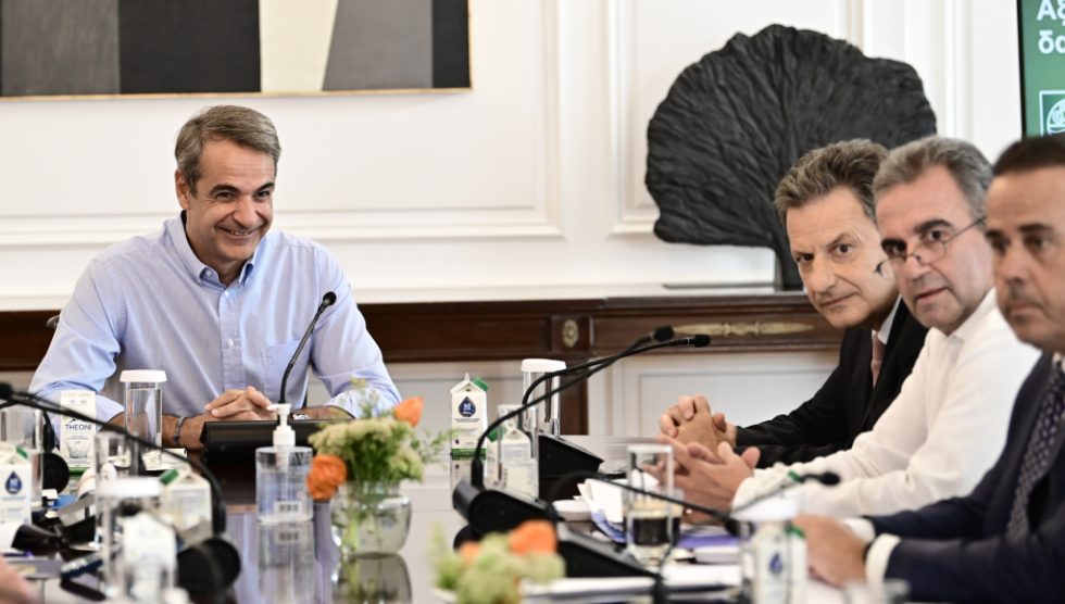 Ο πρωθυπουργός στο υπουργικό