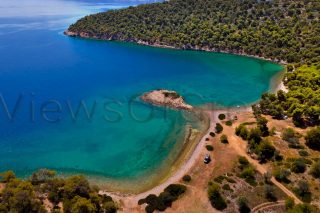 Η απόμερη αλλά όχι άγνωστη ακρογιαλιά Πολεμάρχα, στην Αρχαία Επίδαυρο