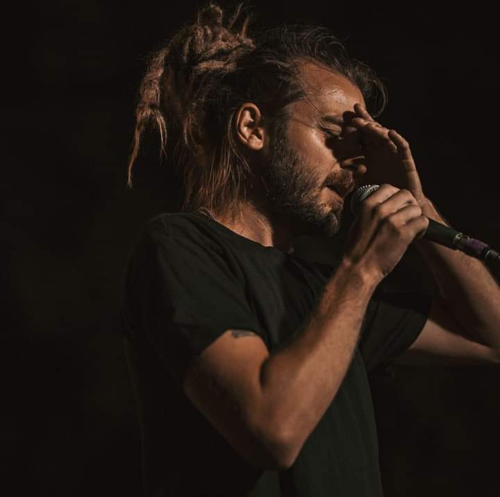 Το Σφάλμα - χιπ χοπ καλλιτέχνης